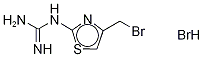 1-(4-BROMOMETHYL-2-THIAZOYL)GUANIDINE-13C3, HYDROBROMIDE SALTDISCONTINUED SEE: C369547 Struktur
