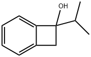 Bicyclo[4.2.0]octa-1,3,5-trien-7-ol, 7-(1-methylethyl)- (9CI) Struktur