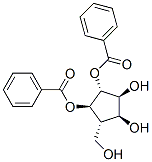 1,2,3,4-Cyclopentanetetrol, 5-(hydroxymethyl)-, 1,2-dibenzoate, 1R-(1.alpha.,2.beta.,3.alpha.,4.alpha.,5.beta.)- Struktur