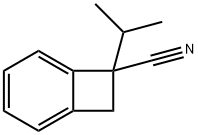 Bicyclo[4.2.0]octa-1,3,5-triene-7-carbonitrile, 7-(1-methylethyl)- (9CI) Struktur