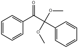 2,2-Dimethoxy-2-phenylacetophenone