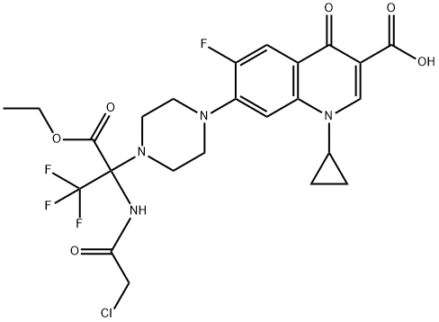 3-Quinolinecarboxylic acid, 7-[4-[1-[(2-chloroacetyl)aMino]-1-(ethoxycarbonyl)-2,2,2-trifluoroethyl]-1-piperazinyl]-1-cyclopropyl-6-fluoro-1,4-dihydro-4-oxo- Struktur