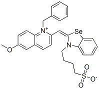 1-benzyl-6-methoxy-2-[[3-(4-sulphonatobutyl)-3H-benzoselenazol-2-ylidene]methyl]quinolinium Struktur