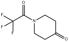 1-(trifluoroacetyl)piperidin-4-one Struktur