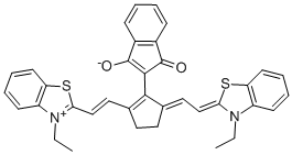 2-(2-[(E)-2-(3-ETHYL-1,3-BENZOTHIAZOL-3-IUM-2-YL)ETHENYL]-5-((E)-2-[3-ETHYL-1,3-BENZOTHIAZOL-2(3H)-YLIDENE]ETHYLIDENE)-1-CYCLOPENTEN-1-YL)-1-OXO-1H-INDEN-3-OLATE Struktur