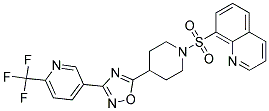 8-[(4-(3-[6-(TRIFLUOROMETHYL)PYRIDIN-3-YL]-1,2,4-OXADIAZOL-5-YL)PIPERIDIN-1-YL)SULFONYL]QUINOLINE Struktur