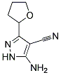 5-amino-3-(tetrahydrofuran-2-yl)-1H-pyrazole-4-carbonitrile Struktur