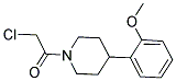 2-CHLORO-1-[4-(2-METHOXYPHENYL)PIPERIDINO]ETHAN-1-ONE Struktur