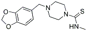 (4-(BENZO[3,4-D]1,3-DIOXOLAN-5-YLMETHYL)PIPERAZINYL)(METHYLAMINO)METHANE-1-THIONE Struktur