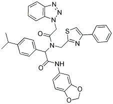 2-(2-(1H-BENZO[D][1,2,3]TRIAZOL-1-YL)-N-((4-PHENYLTHIAZOL-2-YL)METHYL)ACETAMIDO)-N-(BENZO[D][1,3]DIOXOL-5-YL)-2-(4-ISOPROPYLPHENYL)ACETAMIDE Struktur