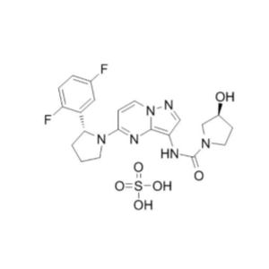 (3S)-N-[5-[(2R)-2-(2,5-二氟苯基)-1-吡咯烷基]吡唑并[1,5-A]嘧啶-3-基]-3-羥基-1-吡咯烷甲酰胺硫酸鹽